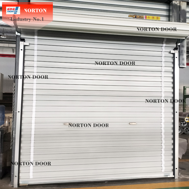 Norton Roll up ປະຕູສາມາດຖືກປັບແຕ່ງໃນຫລາຍສີແລະຮູບແບບຕ່າງໆ.